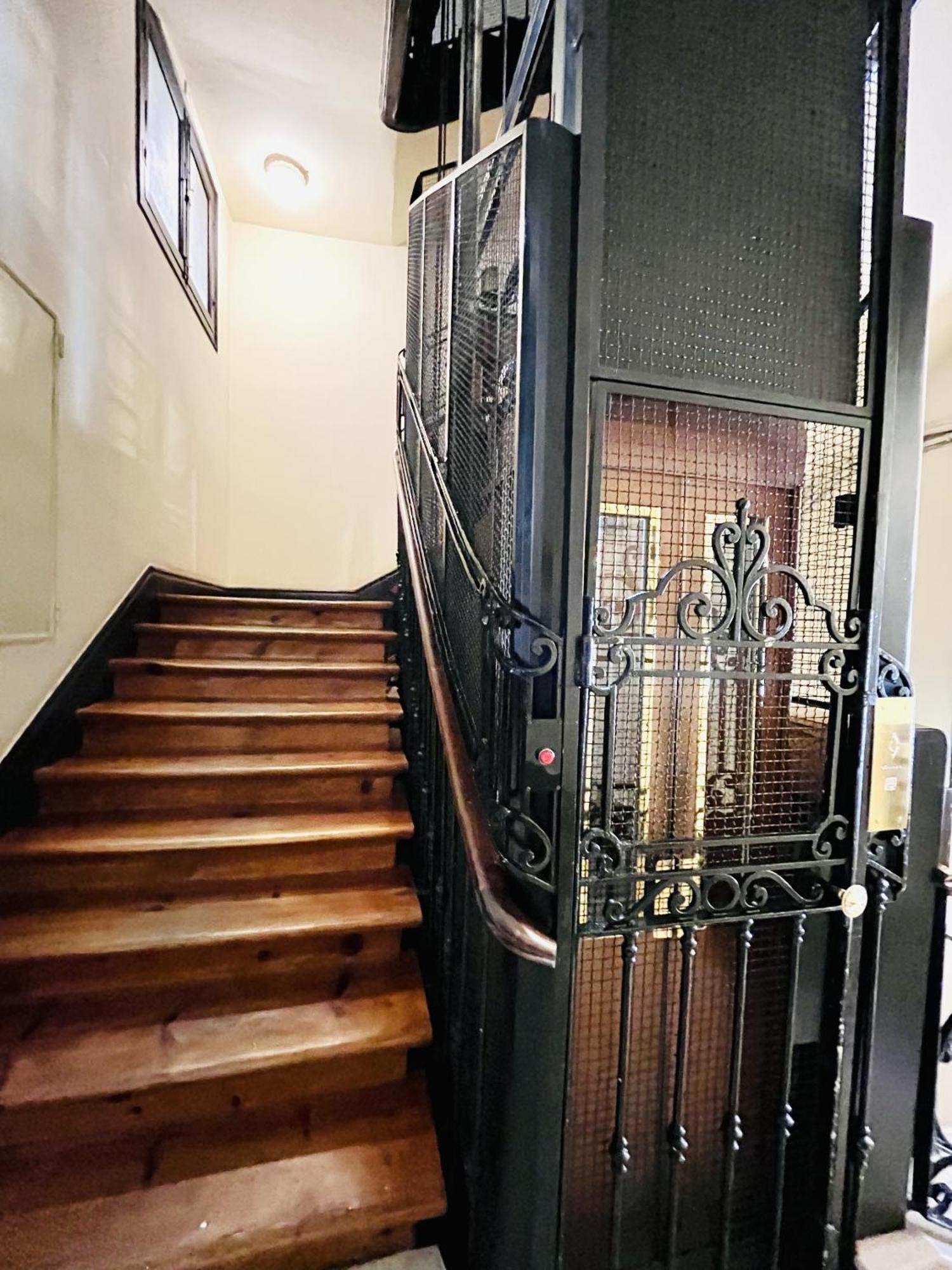 Dplace To Be - Amazing Apartments In Historic Center Madri Exterior foto